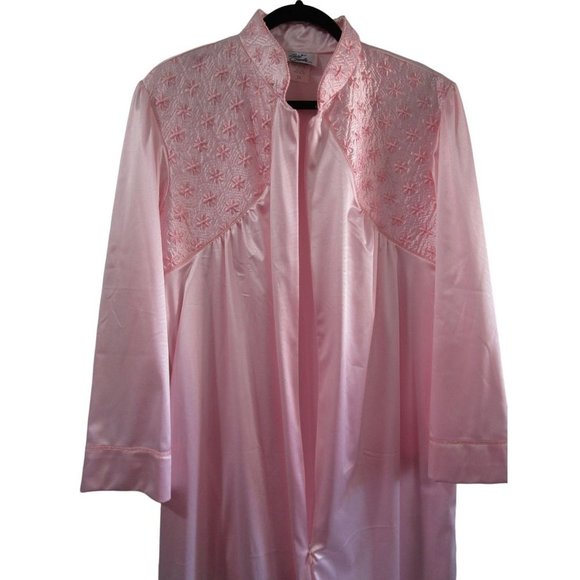 Lady Camille 1X Pink Satin Zip Front Floral Embroidered Quilted Yolk EUC - Picture 10 of 16